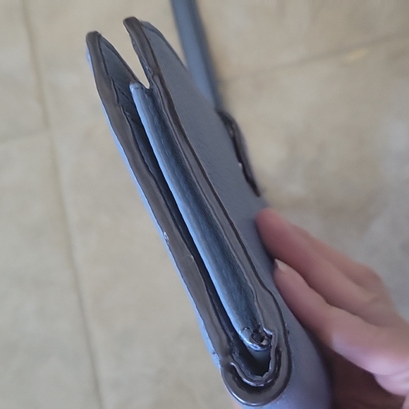 MICHAEL KORS LEATHER CELLPHONE HOLDER WALLET CLUTCH - Picture 6 of 17